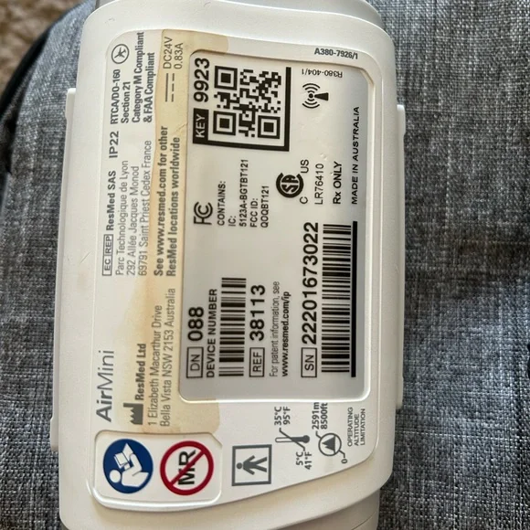 ResMed AirMini cpap with travel case, cord and hose - Picture 4 of 6